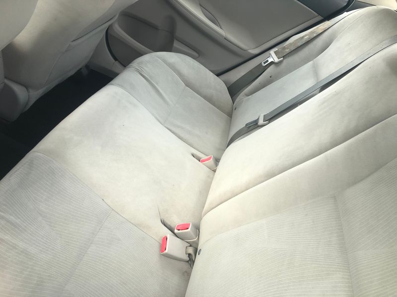 Main image of 2013 Toyota Corolla LE